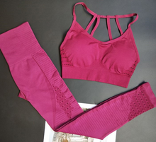 Load image into Gallery viewer, Ketana Seamless Sports Bra With Cutouts in Burgundy

